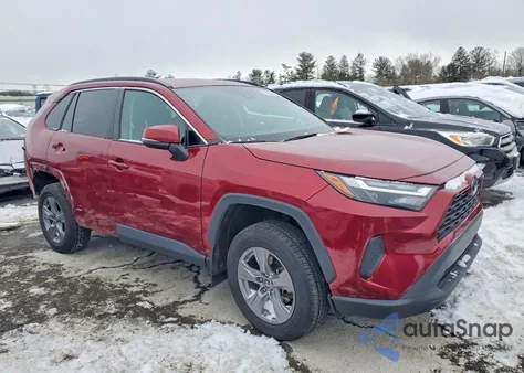 2022 Toyota Rav4 Xle z USA, uszkodzony, nr VIN 4T3RWRFV3NU056207